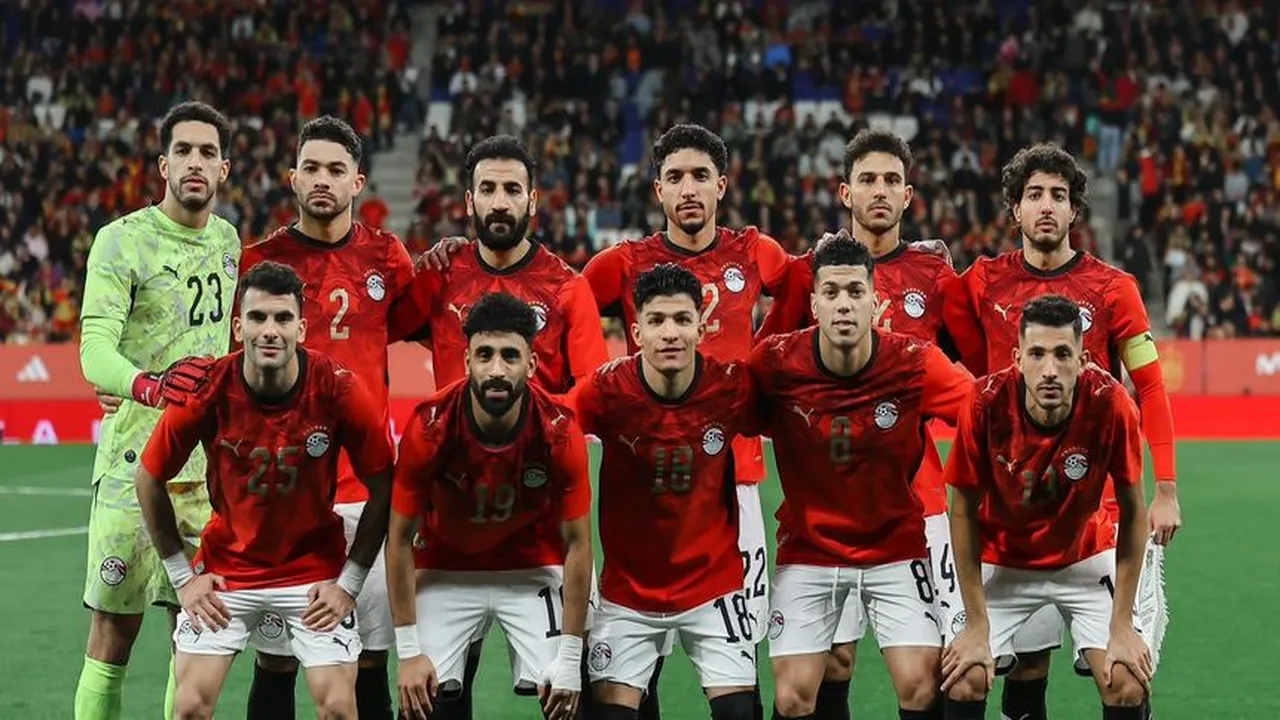 حسام حسن يستبعد ثنائي الأهلي والزمالك من معسكر منتخب مصر القادم
